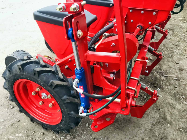 Precision seed drill СПМ-8