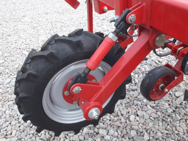 Row cultivator КПН-5,6-05