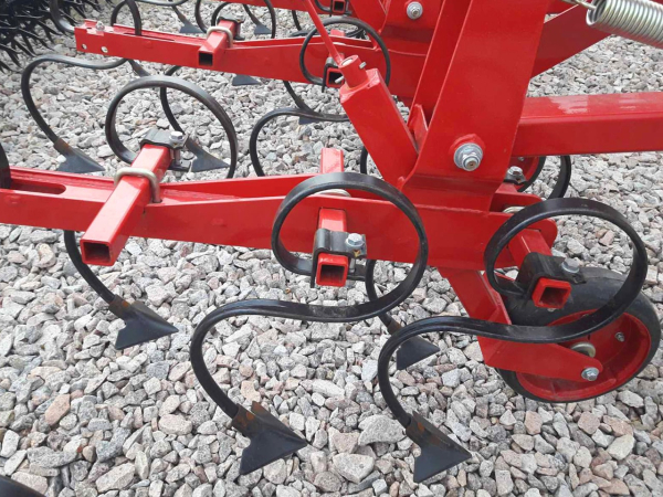 Row cultivator КПН-5,6-05
