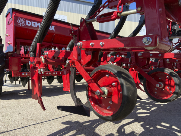 Row cultivator КПН-5,6-02V