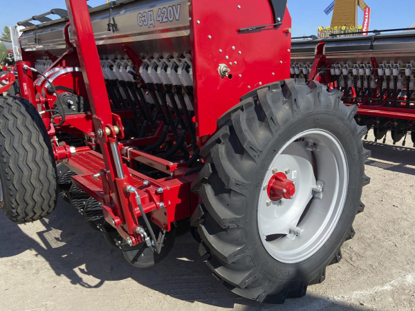 Variable grain seeder СЗД-420-03V